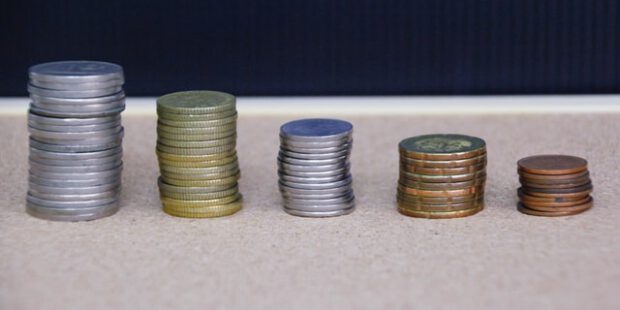 Die Jugend wird über den Tisch gezogen