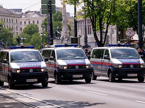 Verdacht auf „staatsgefährdende Straftat“ – Polizei nimmt drei Männer in NRW in Gewahrsam Verdacht auf „staatsgefährdende Straftat“ – Polizei nimmt drei Männer in NRW in Gewahrsam