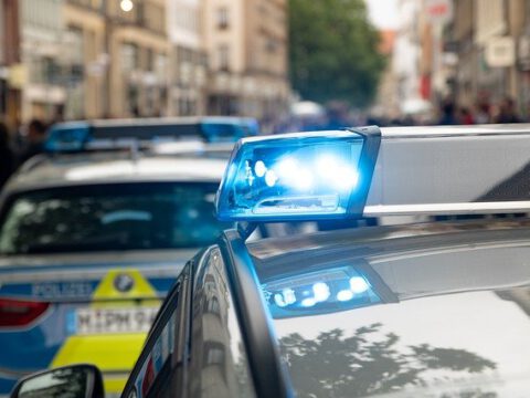 Spanische Polizei räumt Migrantenlager in Ceuta – viele flüchten in umliegende Wälder