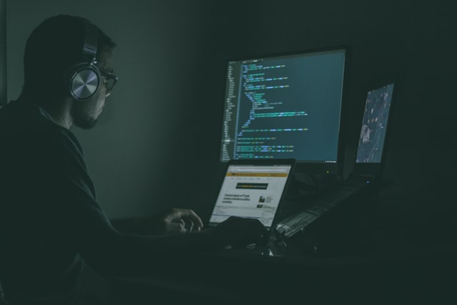 Neustart der Produktion – Chancen digitaler Umbrüche für Industrieexpert:innen