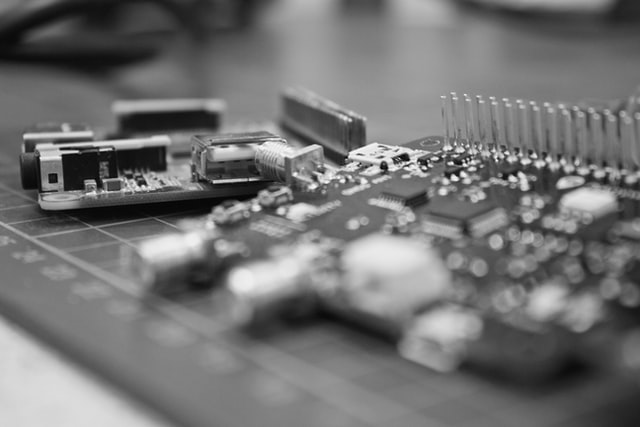 Neustart der Produktion – Chancen digitaler Umbrüche für Industrieexpert:innen
