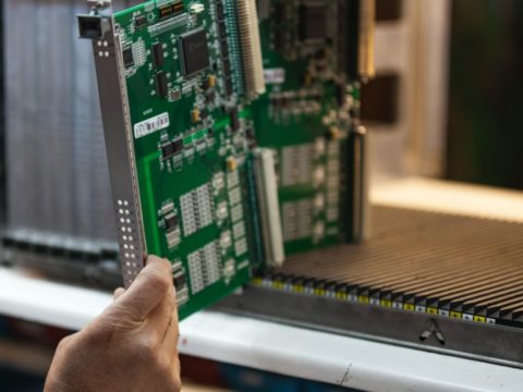 Neustart der Produktion – Chancen digitaler Umbrüche für Industrieexpert:innen Neustart der Produktion – Chancen digitaler Umbrüche für Industrieexpert:innen